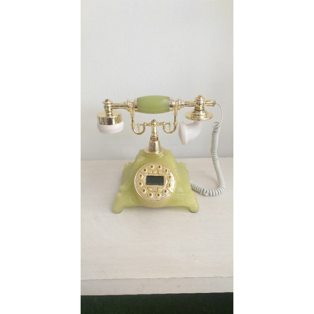 Telephone Antik / Telphone Jadul / telepon Kuno
