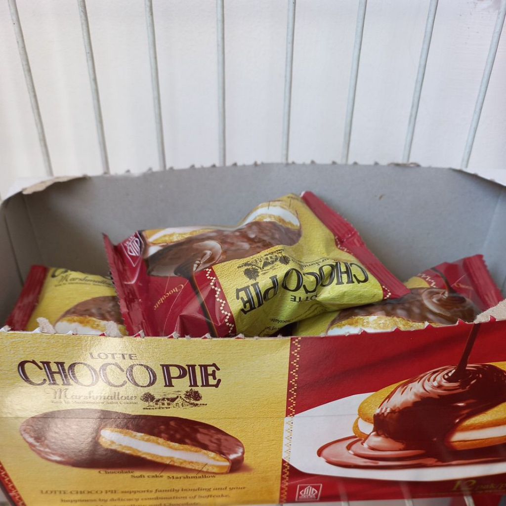 

Lotte Choco pie marshmallow isi 12 pak