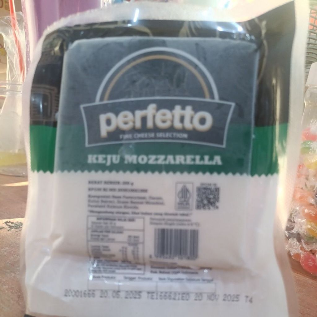 

Keju Mozarella Perfetto 250gr ( ORI kemasan Pabrik)