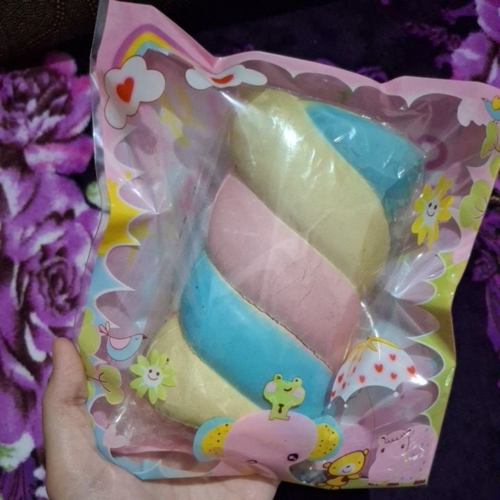 JUMBO SQUISHY MARSHMALLOW