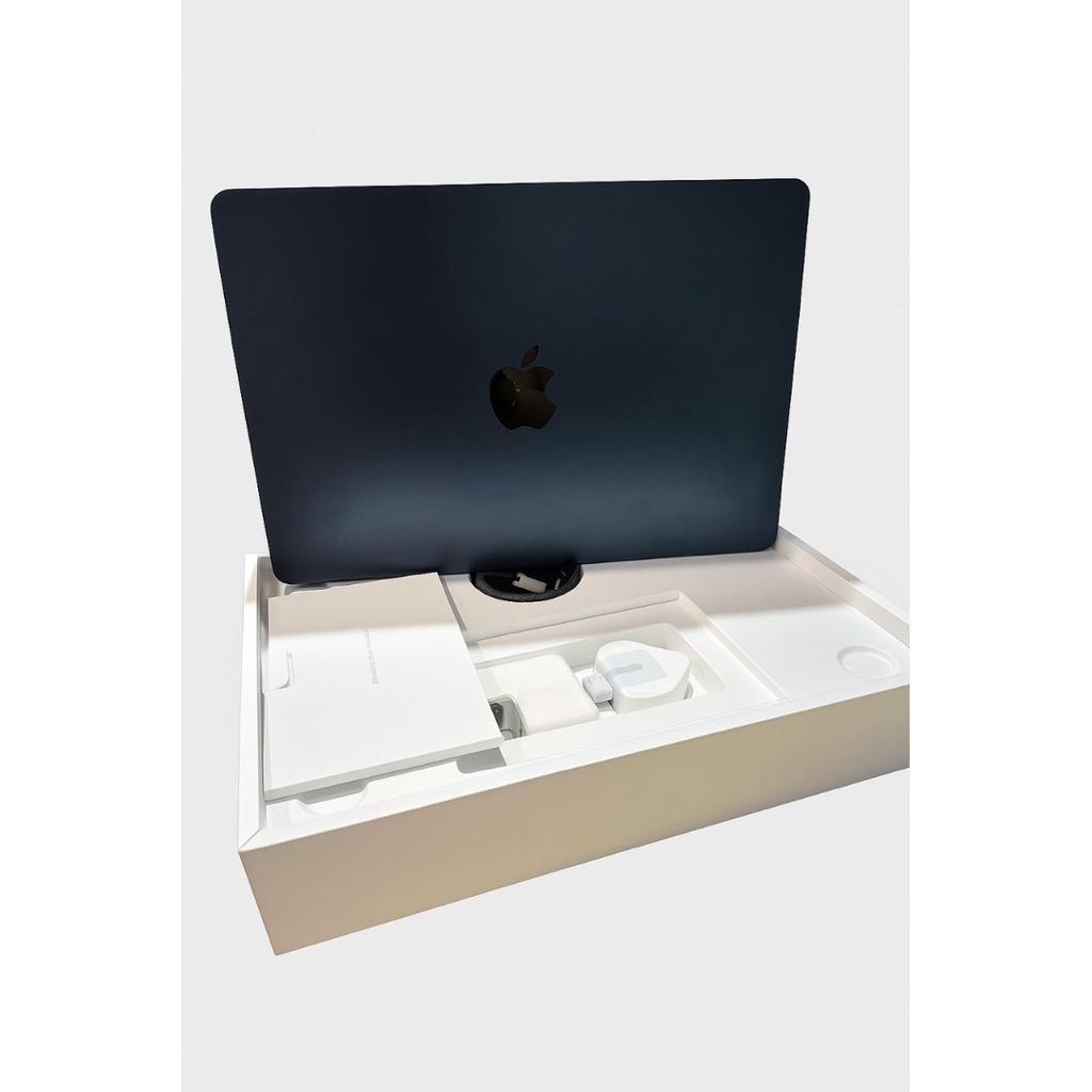 Macbook Air M2 Midnight 8/256 GB SECOND