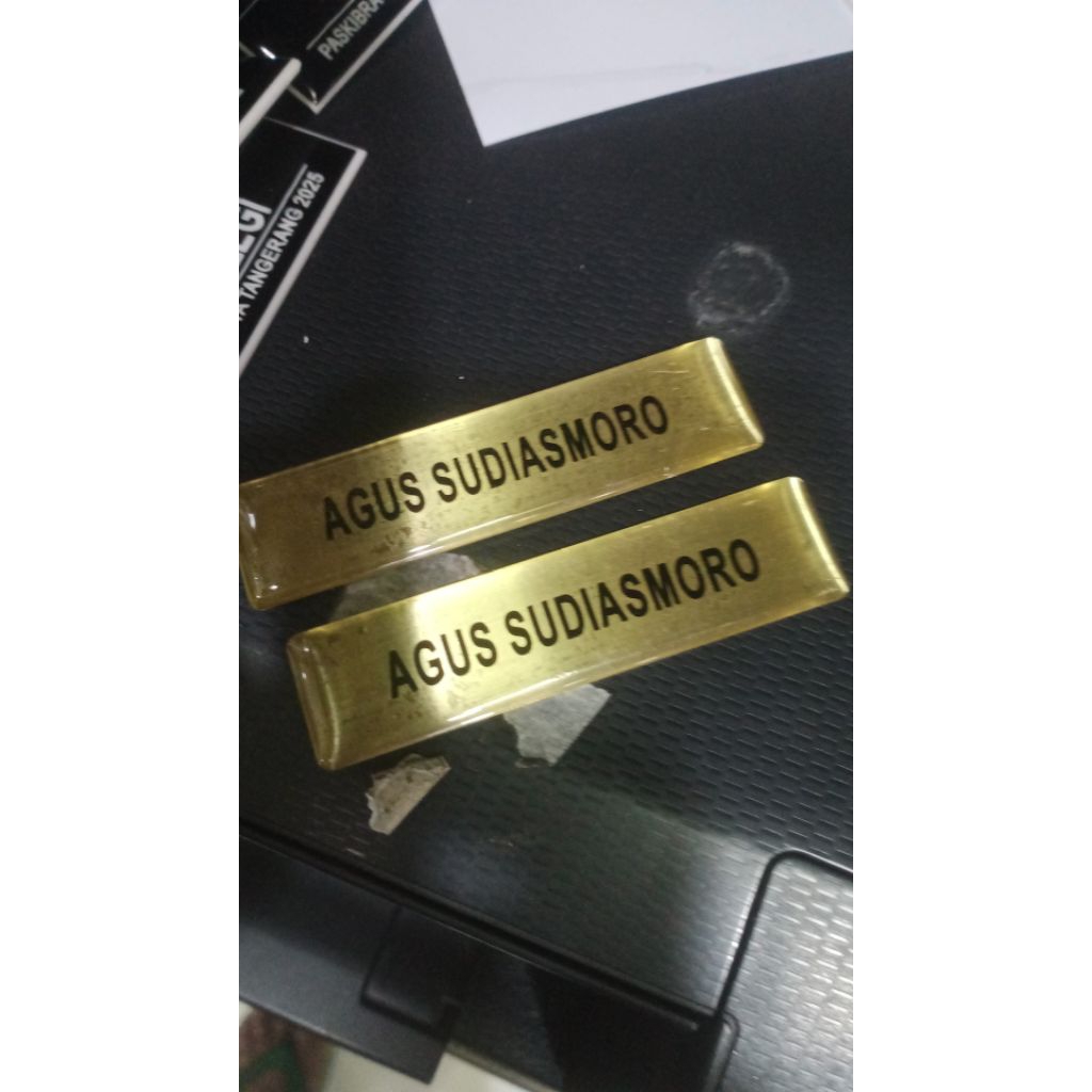 

nama dada kuningan coting /magnet