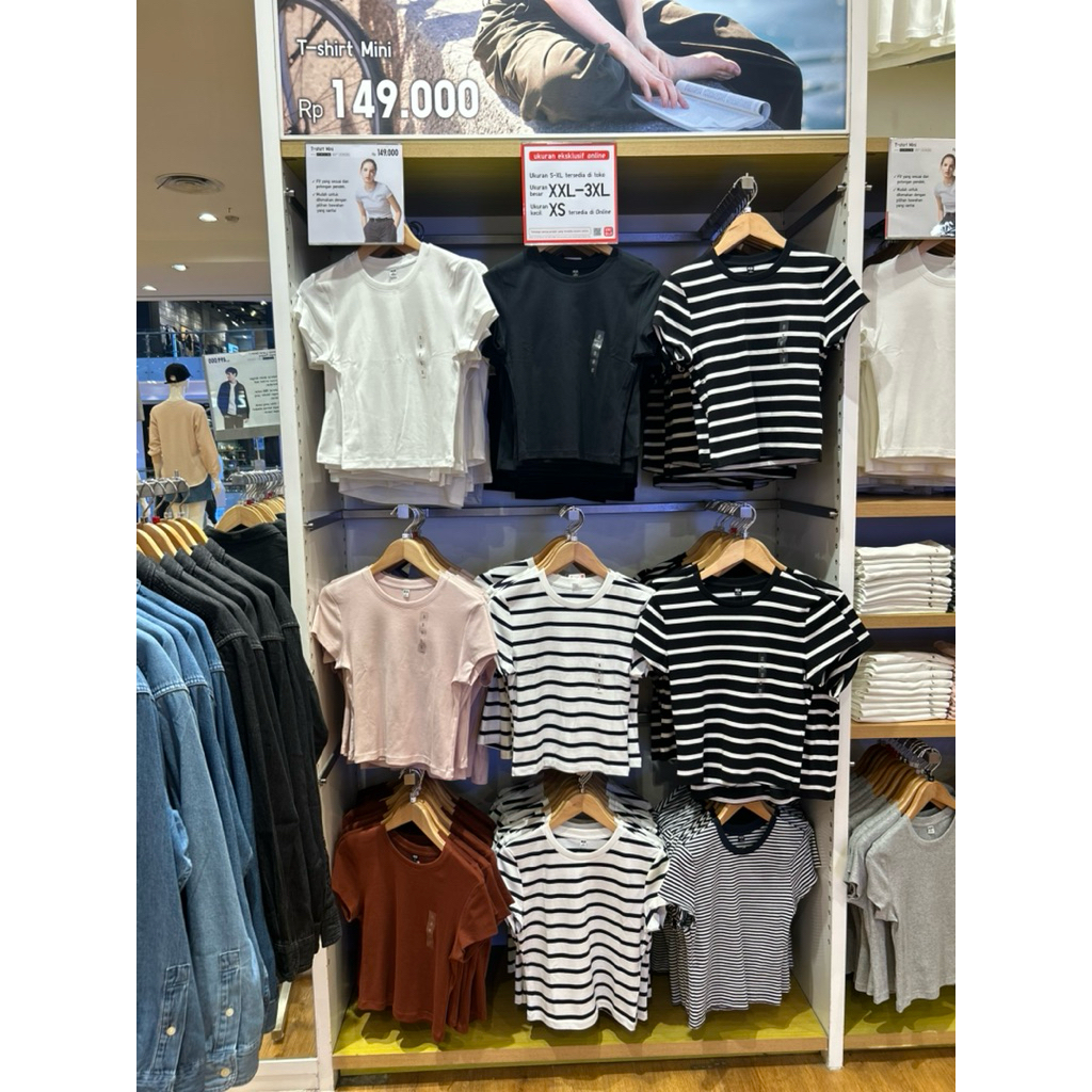 UNIQLO T-SHIRT MINI (CROP TOP)