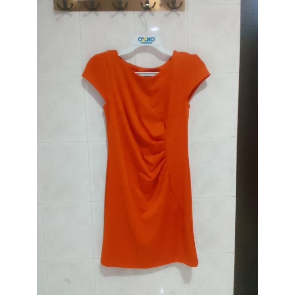 PRELOVED. DRESS ORANGE SIMPLE BEBE