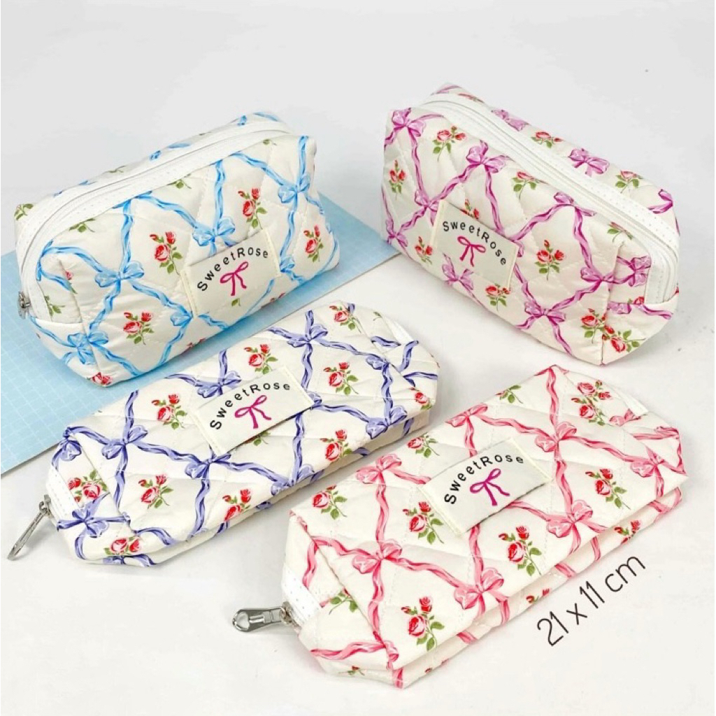 

Tempat Pensil Lucu Multifungsi Pouch Makeup Motif Bunga Pita Kapasitas Besar