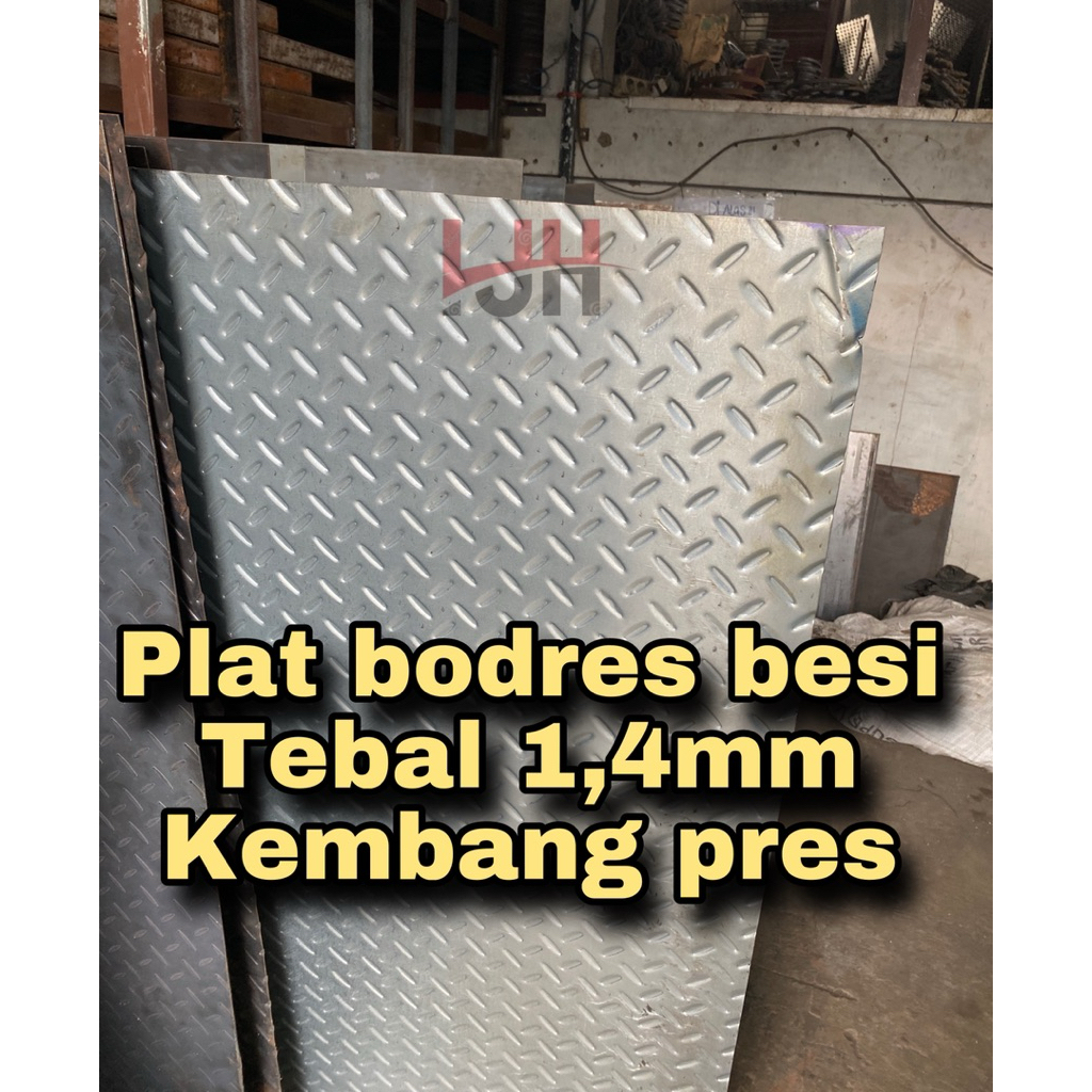 Plat bodres besi tebal 1,4mm. plat bodres hitam kembang pres. ukuran tersedia mulai 30x100cm