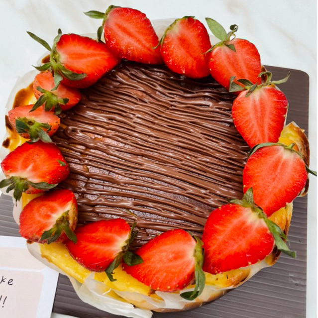 

Burnt Cheesecake Hazelnut Full Strawberry d16cm