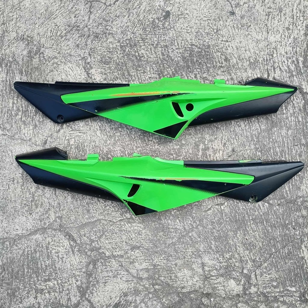 Cover Body Bodi Kempolan Belakang Kawasaki Ninja RR OLD GEN 4 SE Original