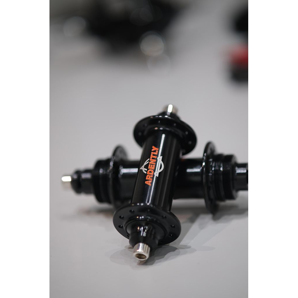 HUB ARDENTLY LOW FLANGE LIKE MACK