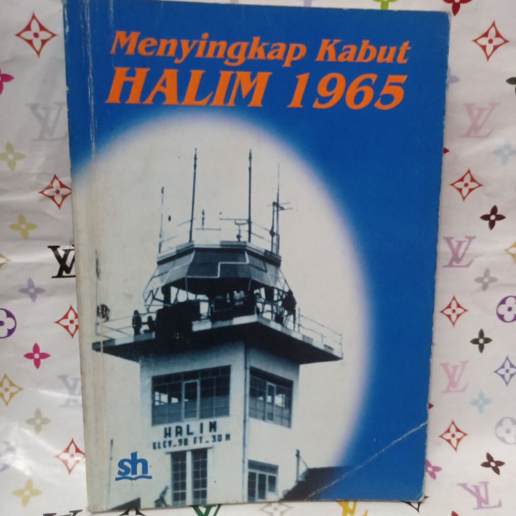 MENYINGKAP KABUT HALIM 1965