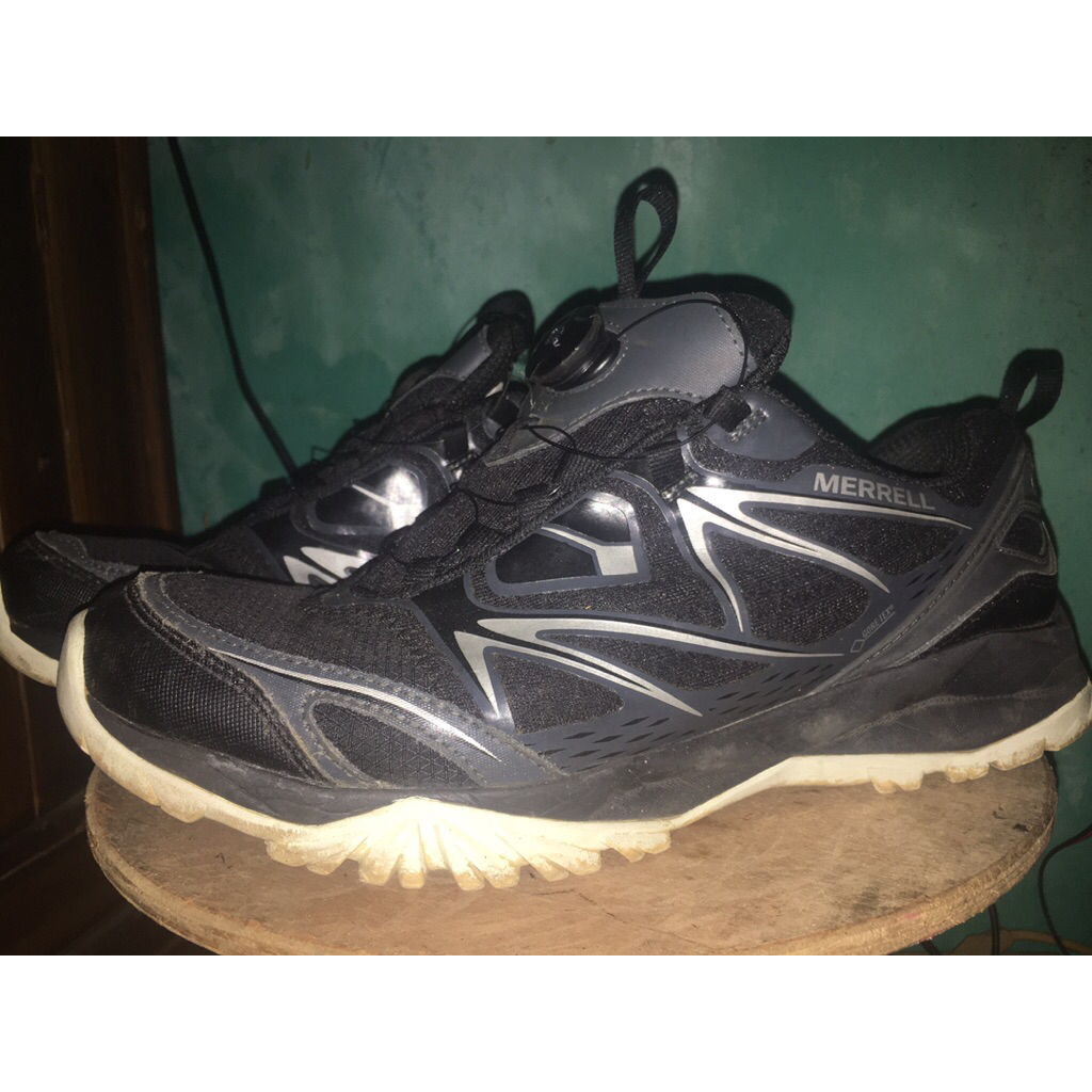 sepatu outdoor merrell