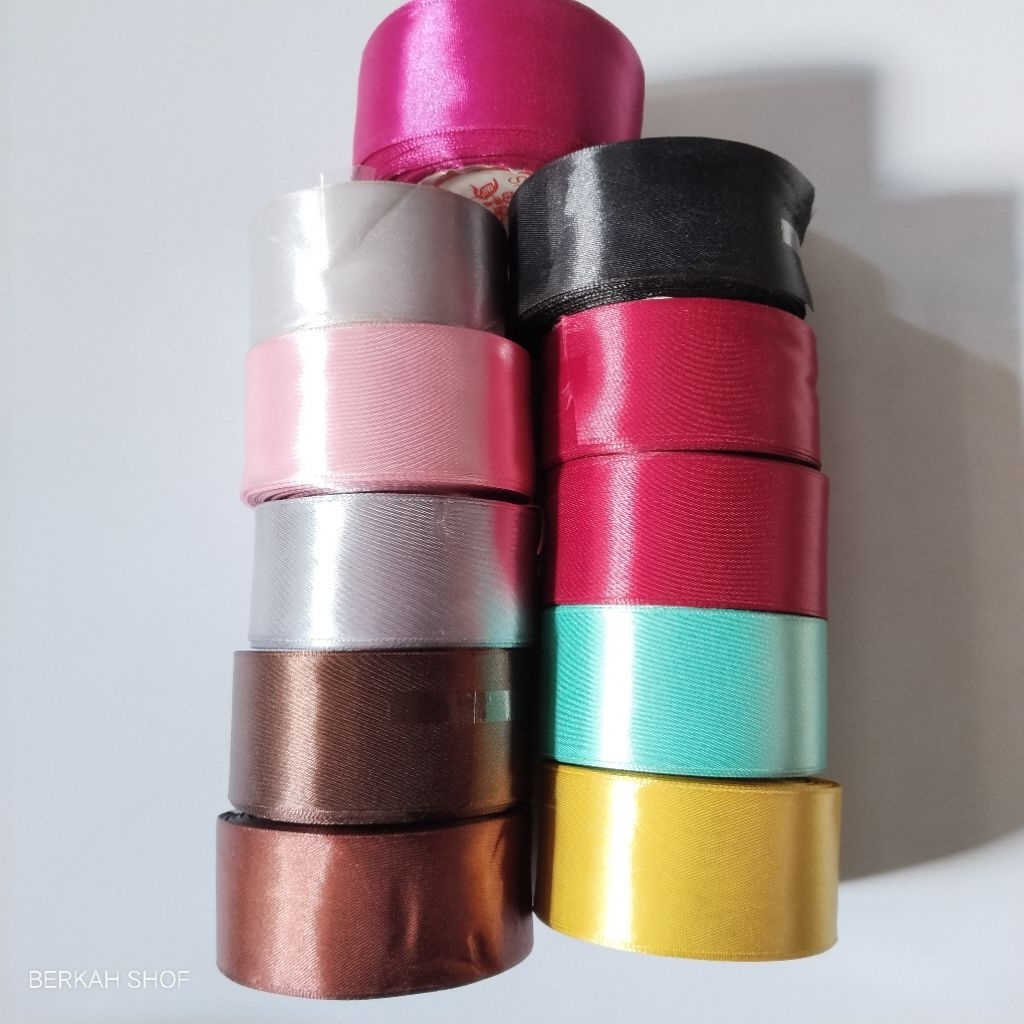 

pita satin 1,5 inc (4cm) 20 yard 1 roll
