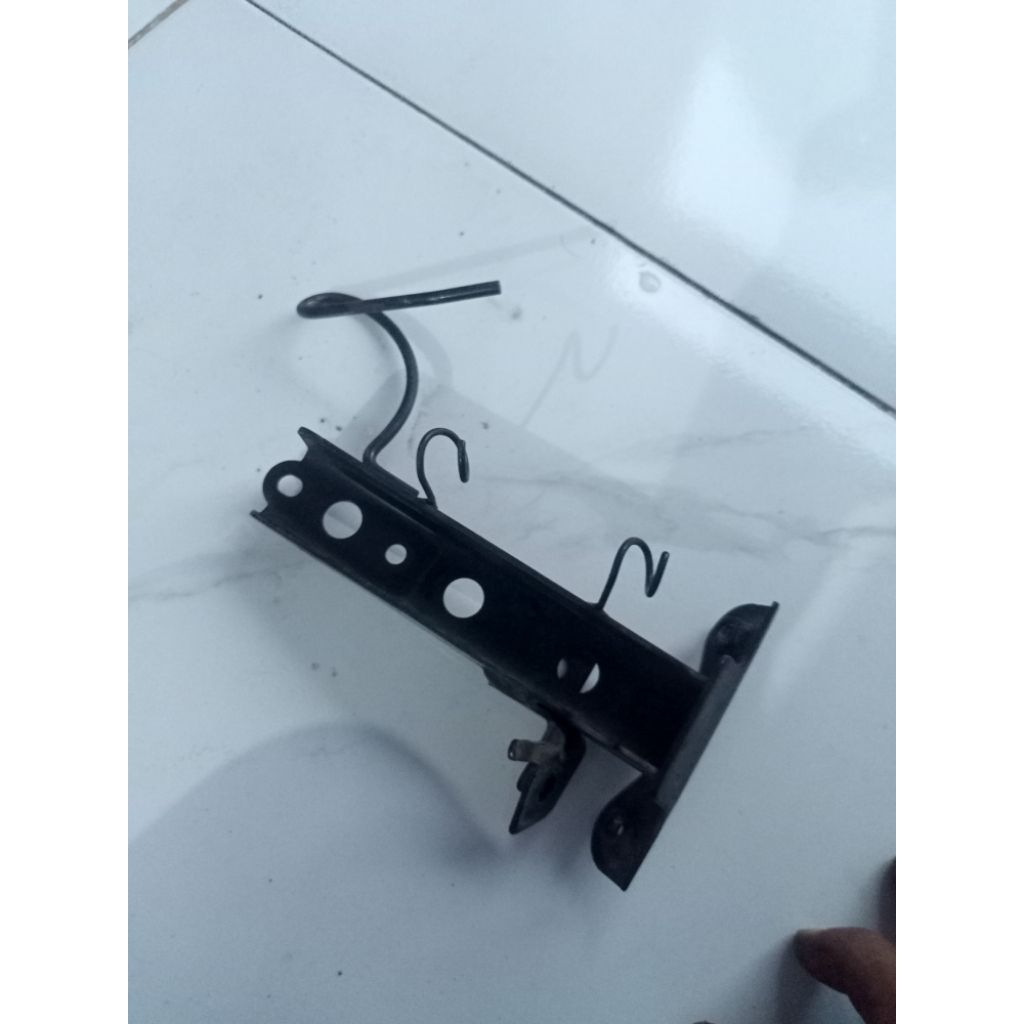 Dudukan Tameng Bracket Tameng Mio Smile Original