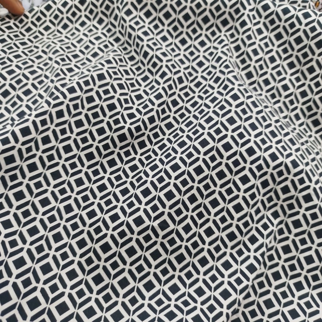 Kain Katun Poplin Motif Premium – Cocok untuk Gamis, Dress,Kemeja & Baju Anak - Kain Katun Poplin Mo