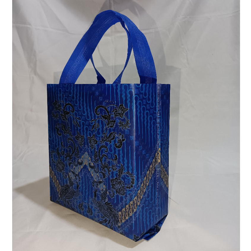 

Tas Batik 20x25 Bahan Premium \ Bahan Laminasi \ IsI 12pcs