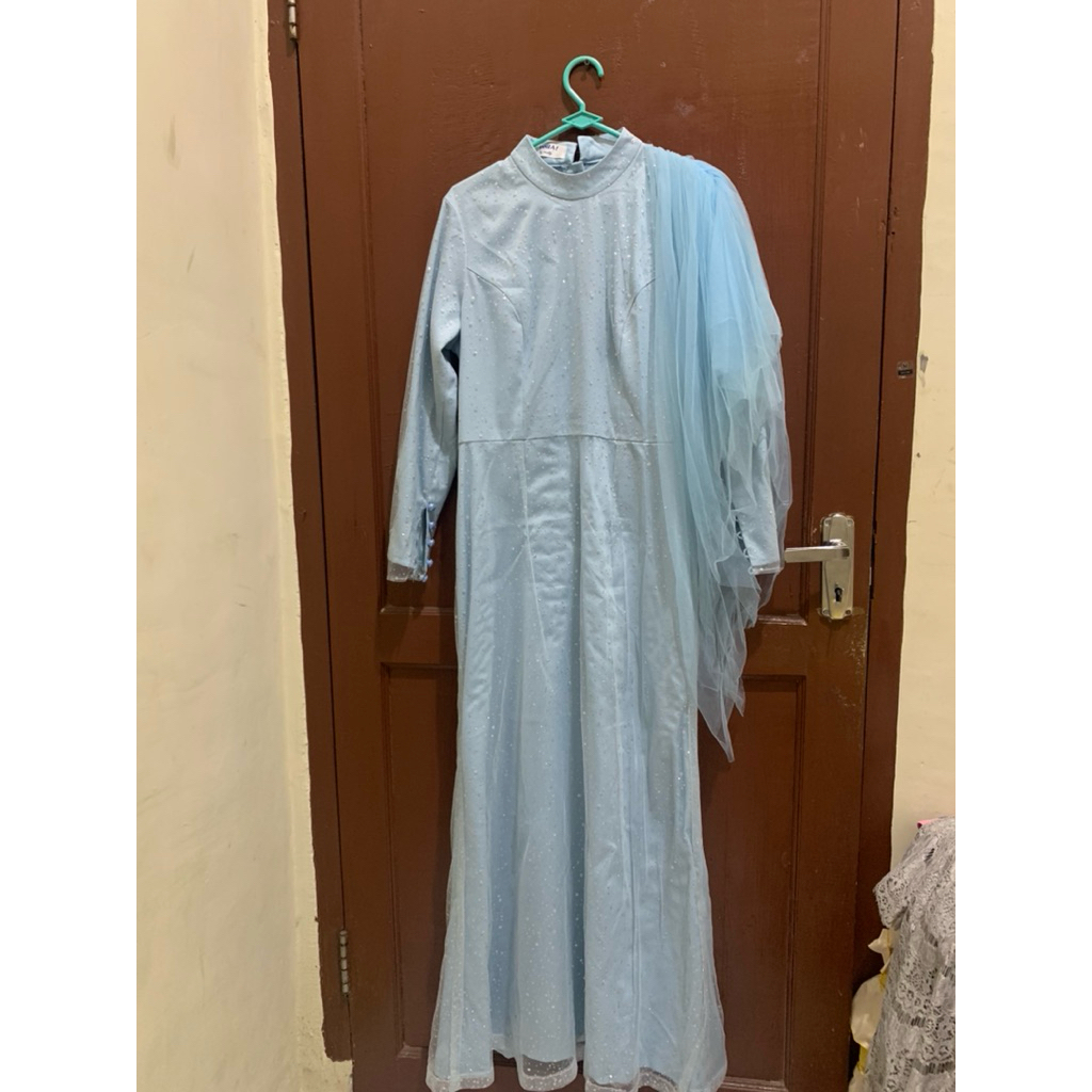 Dress pesta warna baby blue