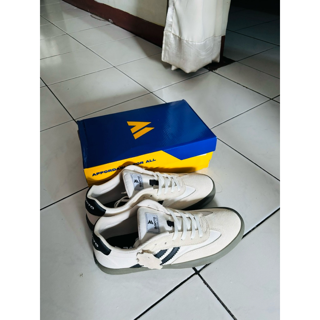 Sneakers Bavito Size 44
