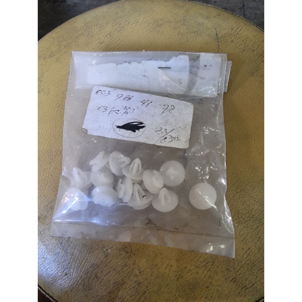 0039884178 door Klip W123 W124 W126 W460 W463 original MB INA