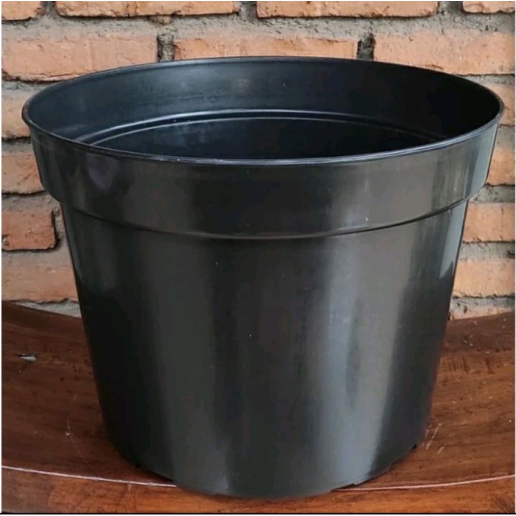 POT BUNGA HITAM POLOS GRACE 35