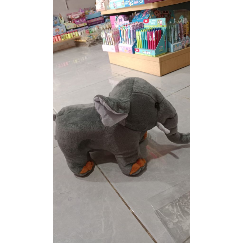 BONEKA GAJAH ABU-ABU