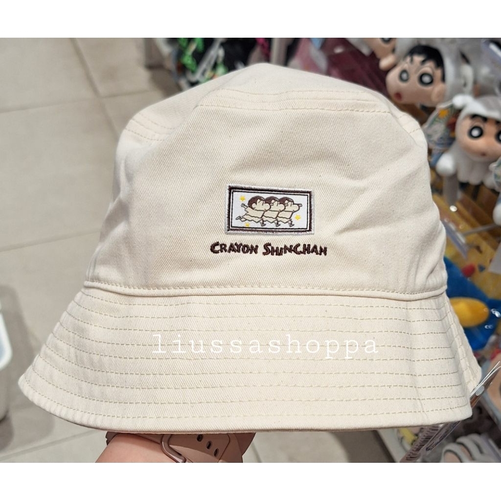 Topi Miniso - Crayon Shinchan Collection White Bucket Hat