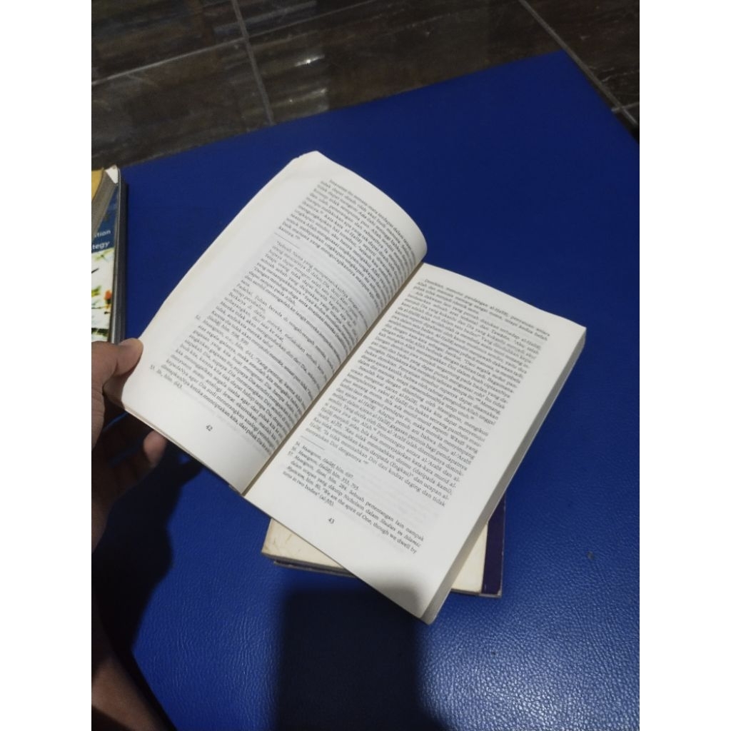 BUKU MANUNGGALING KAWULA GUSTI