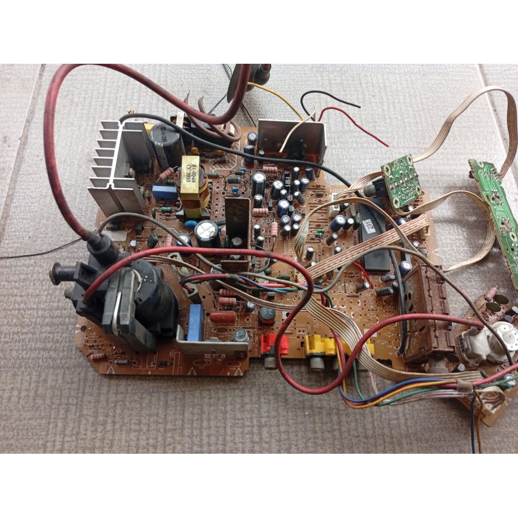 Mesin Tv Polytron 14 bekas