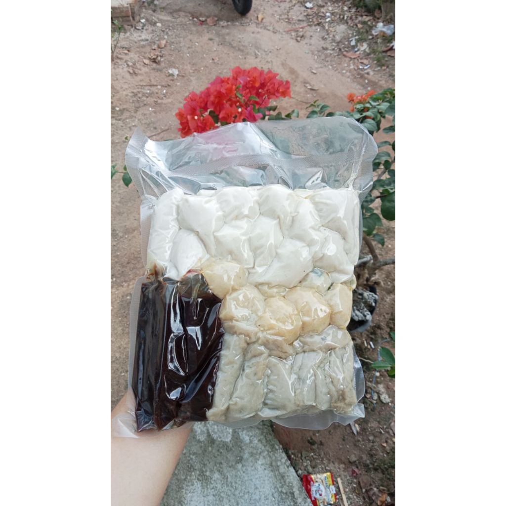 

pempek mix 50 ( telor,lenjer,adaaan,kulit )