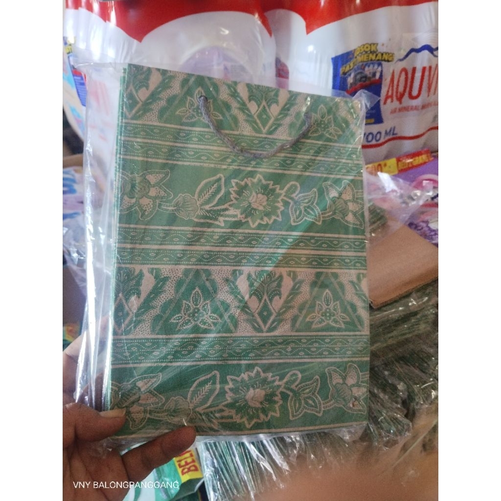 

TAS KERTAS HAJATAN 1 LUSIN