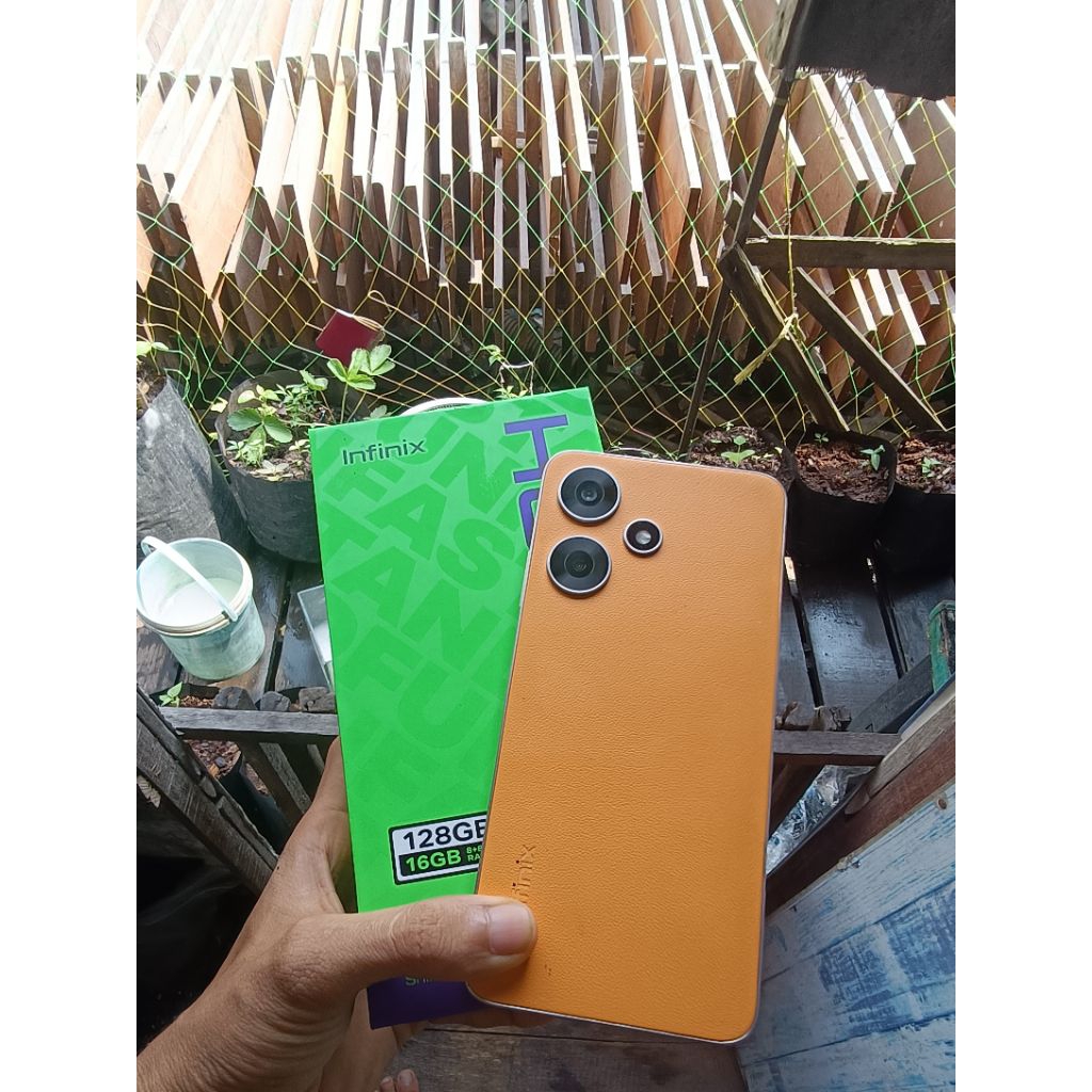 infinix hot 30i warna biru ram 16gb 128gb fullset ori .,sesuai kan harga aja