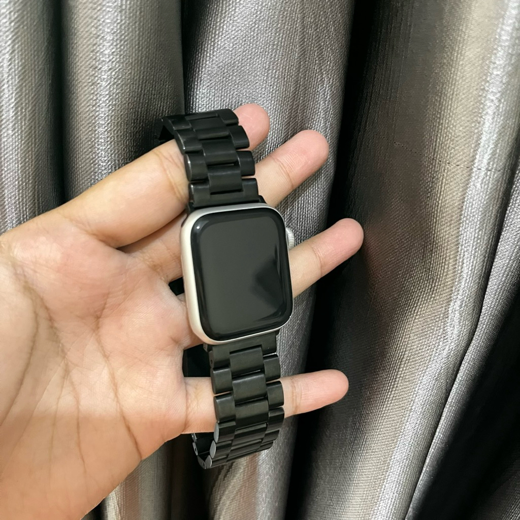 APPLE WATCH 4 (Preloved)