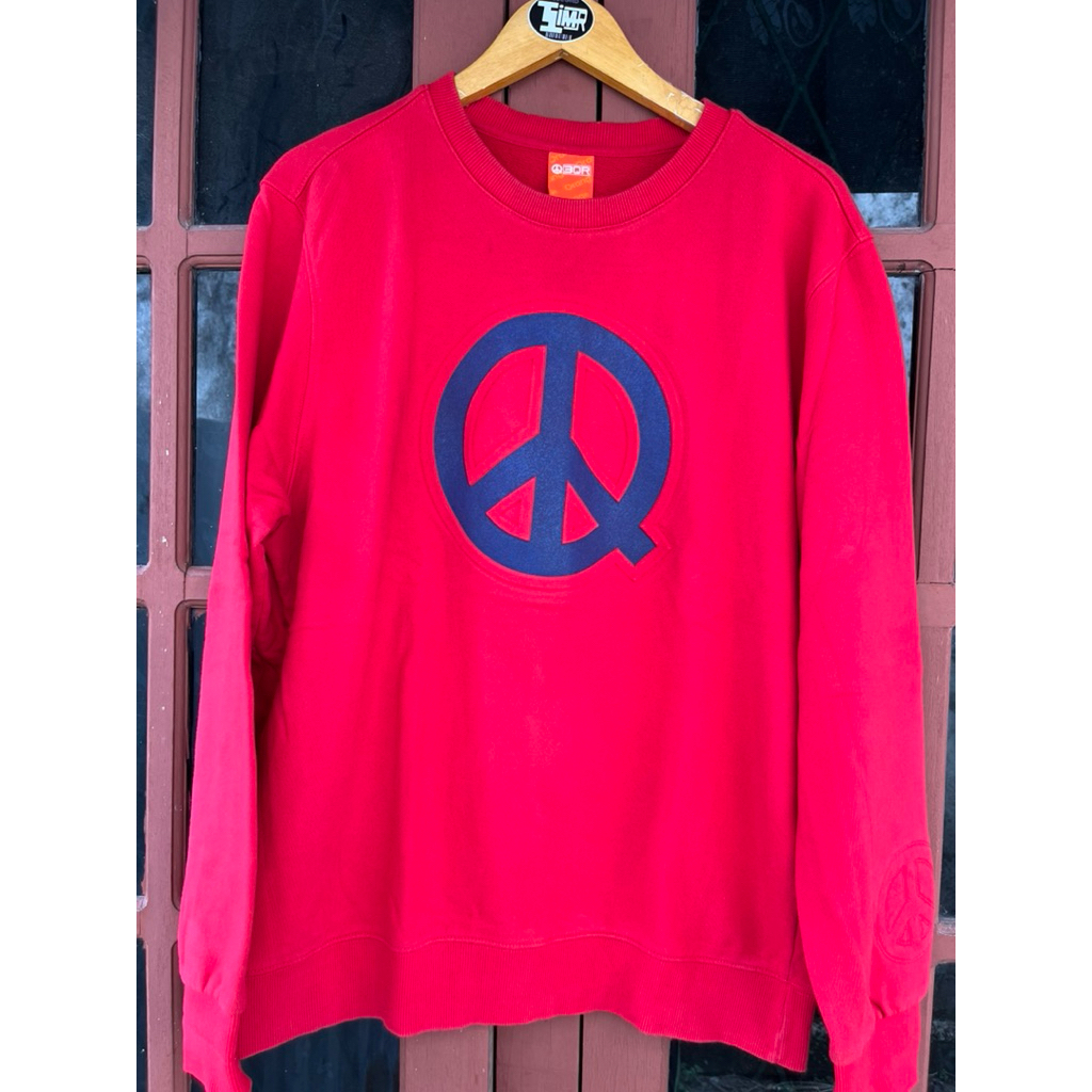 CREWNECK PRIA THREE Q R MERAH UK XL