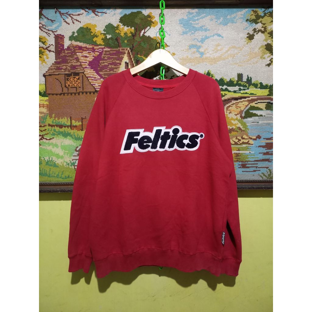 Crewneck Feltic merah bordir