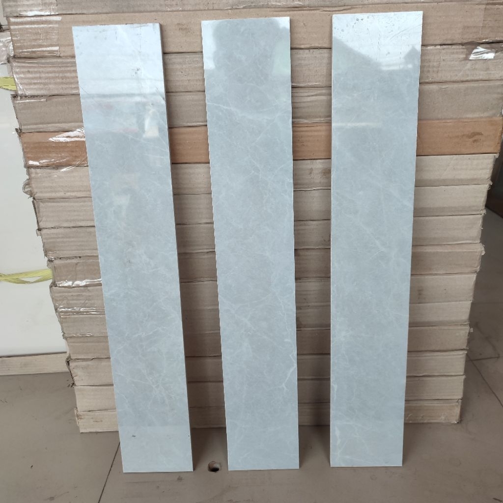 LIST PLINT GRANIT MOTIF GREY 10×60