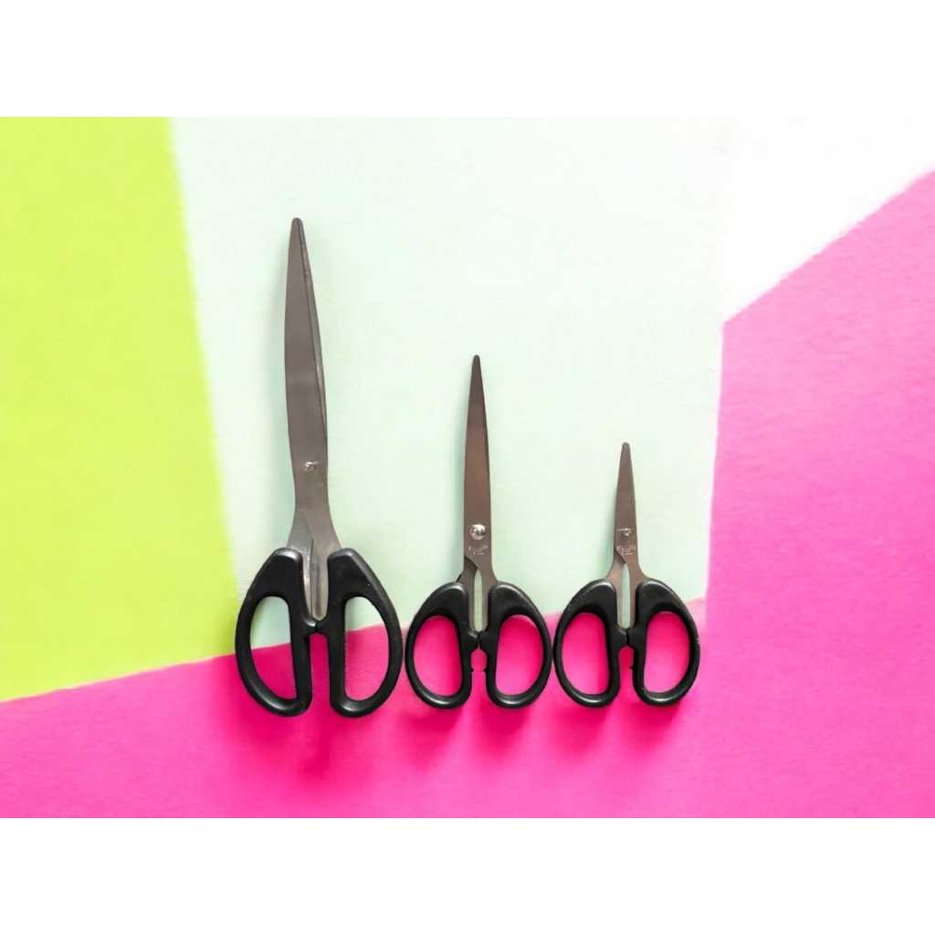 Gunting Kertas Kain Tajam lancip Stainless Steel Ukuran Kecil Medium Sedang Tanggung Besar 12 16 20 cm 4 inch 12CM 6 inch 16CM 8 inch 20CM Baja Tahan Karat Kuat Scissors Multifungsi Gagang Hitam YUKINAWA YK-150 TK-170 YK-190 Soft Grip Gunting Kantor ATK