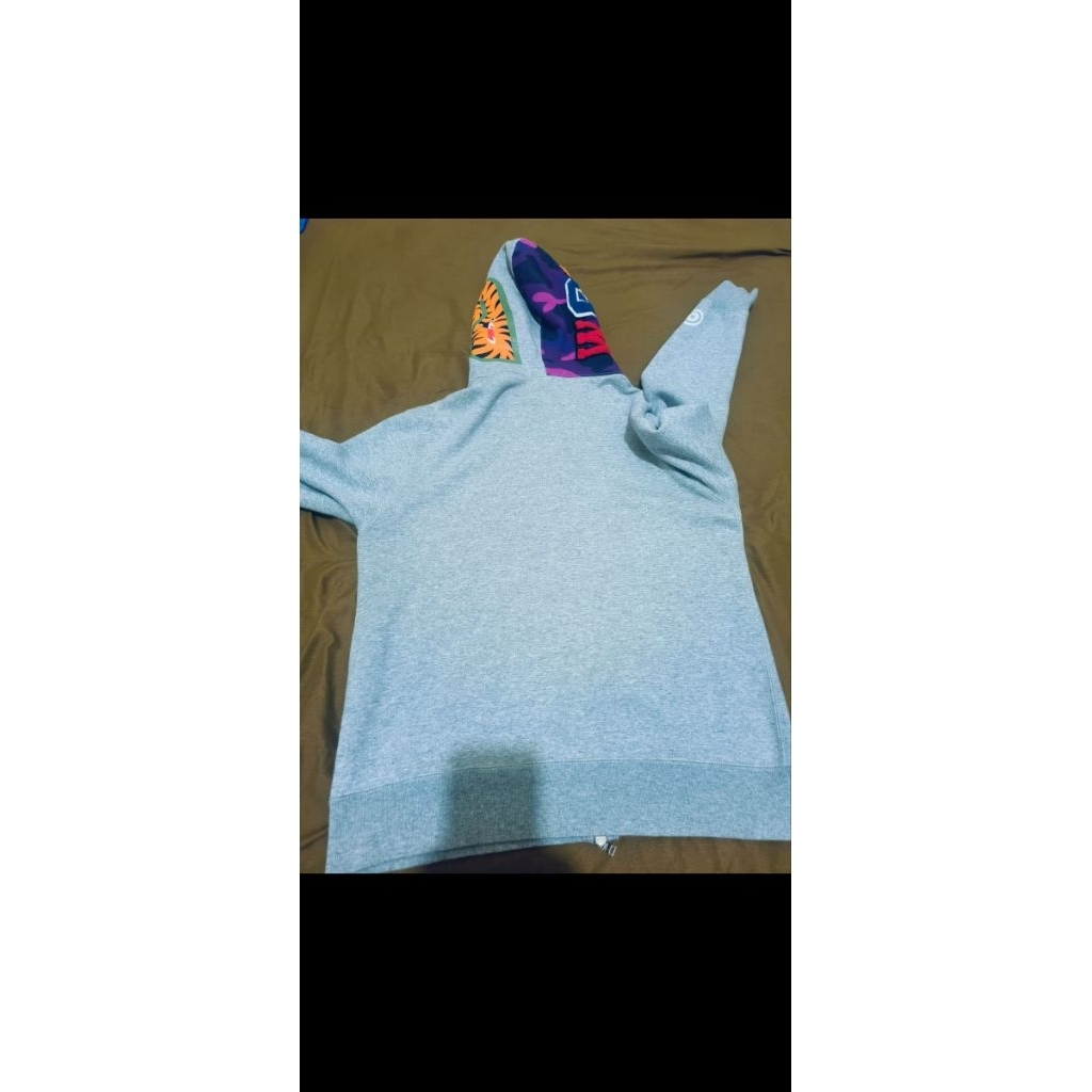 kaos pesanan Bape bekas