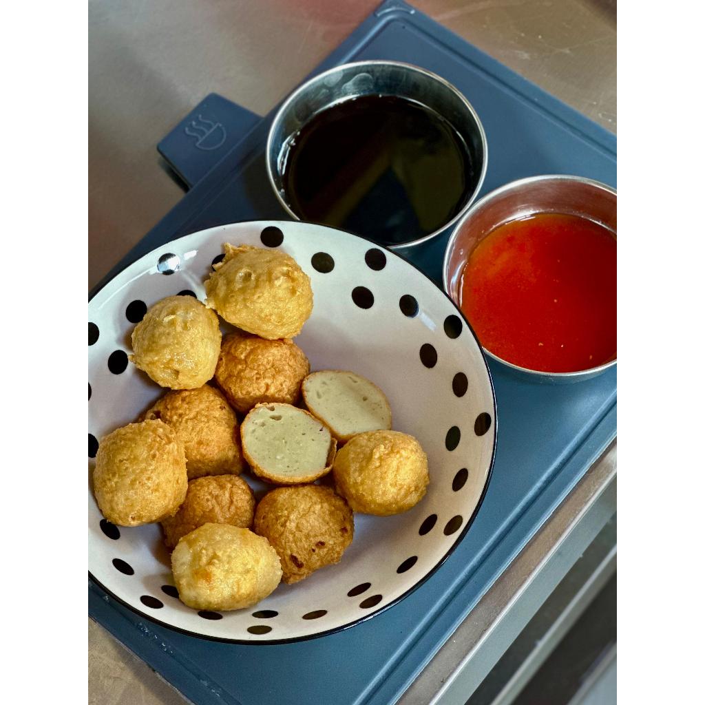 

Pempek Adaan by Tepikue 10pcs + cuko hitam/merah 100ml