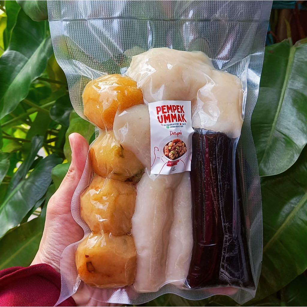 

Paket Pempek Palembang GLUTEN FREE. Paket Puas 1 (isi 9 pcs)