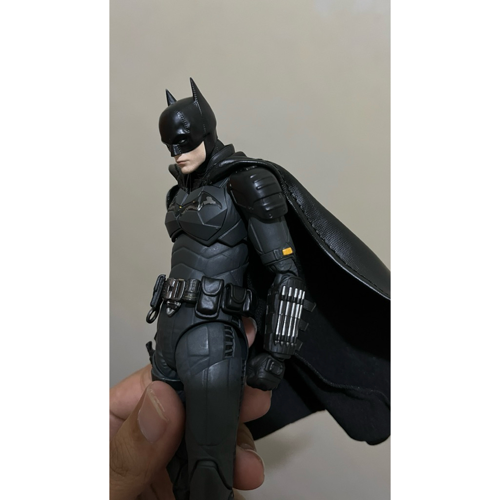 Mafex The Batman (2022) BIB (ada minus)