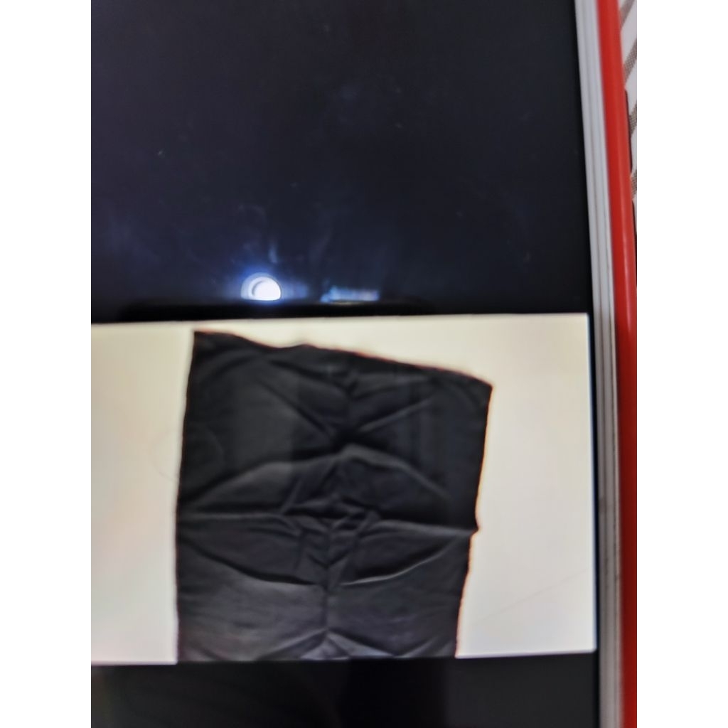 Syal bentuk kotak kecil warna hitam polos