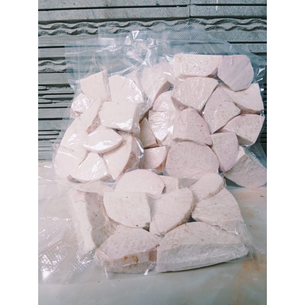 

talas bogor siap masak, sudah di kupas rasa di jamin enak, kemasan 500gram