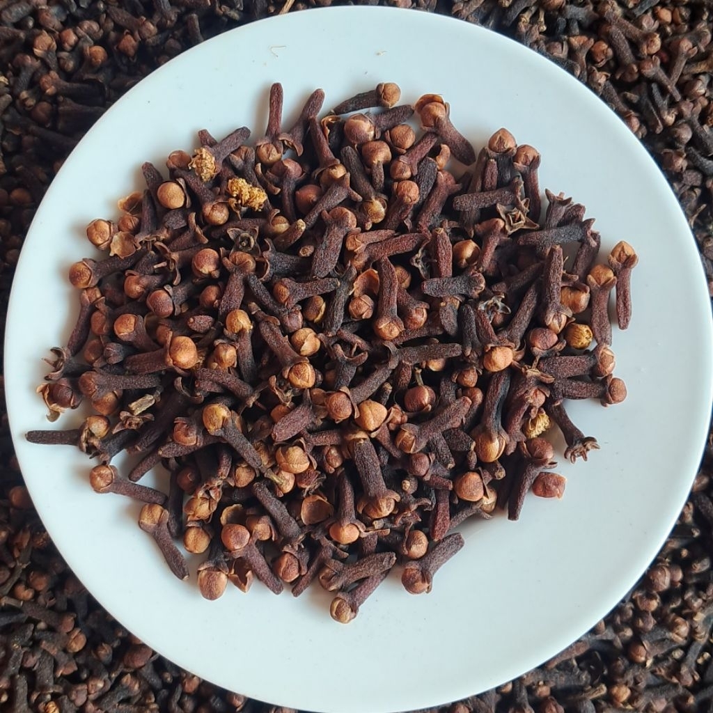 

Cengkeh Kering 100gr / Clove / Rempah-Rempah / Bumbu Dapur / Cengkeh / Cengkih / Bumbu Masakan