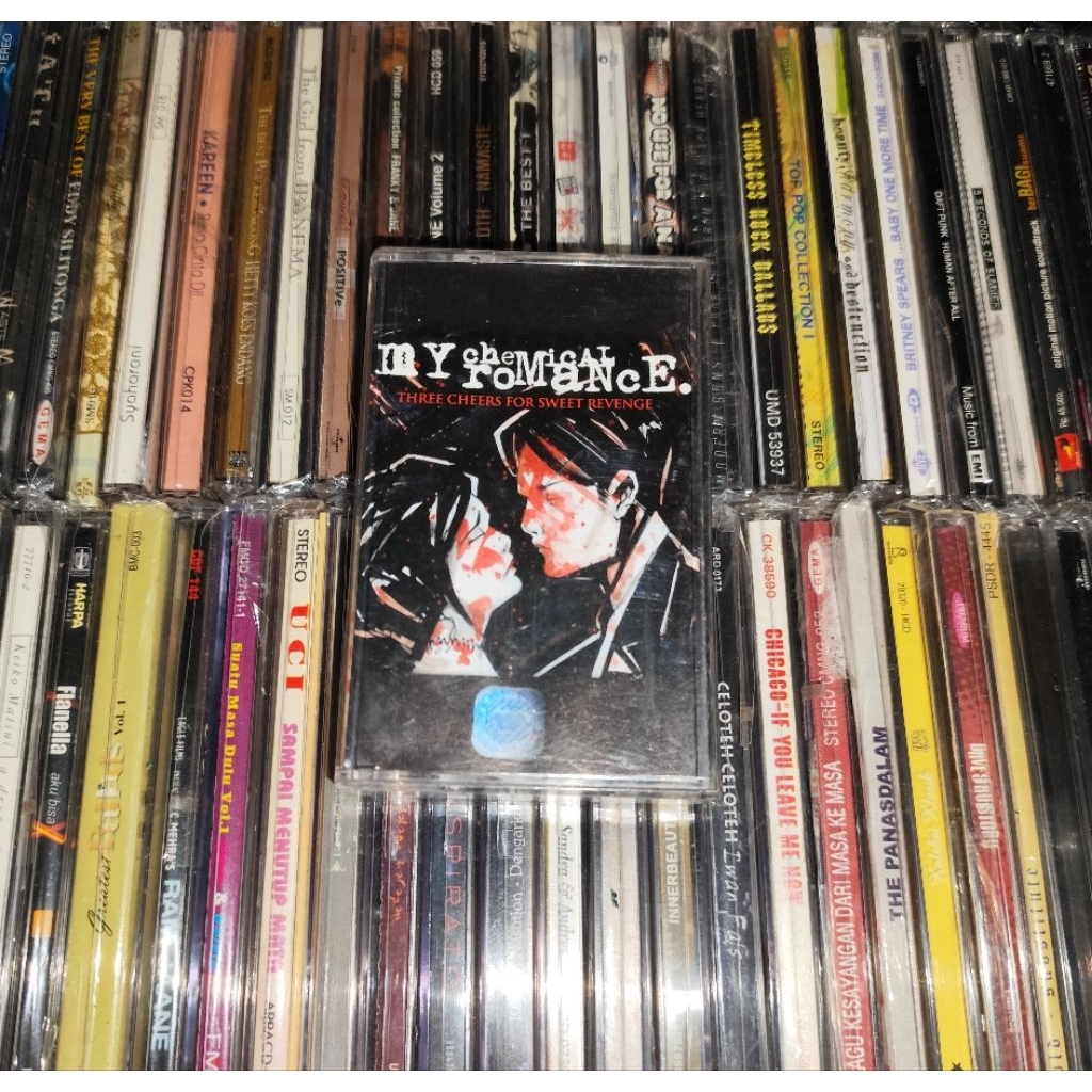 Kaset Pita My Chemical Romance - Three Cheers for Sweet Revenge