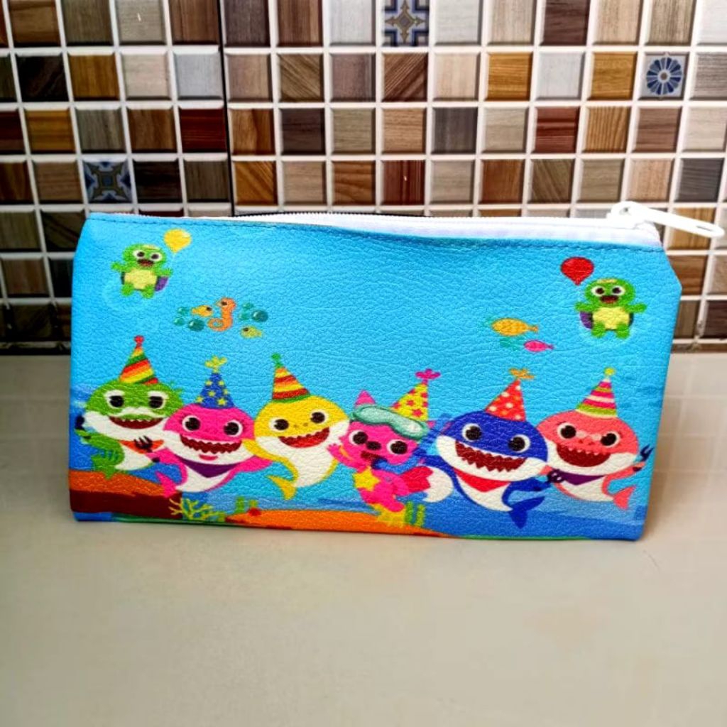 

Tempat Pensil Karakter Anime Anak BABY SHARK Kode 01
