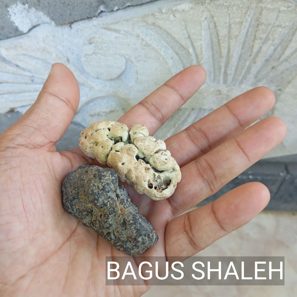 BATU KLANCENG IRENG PUTIH