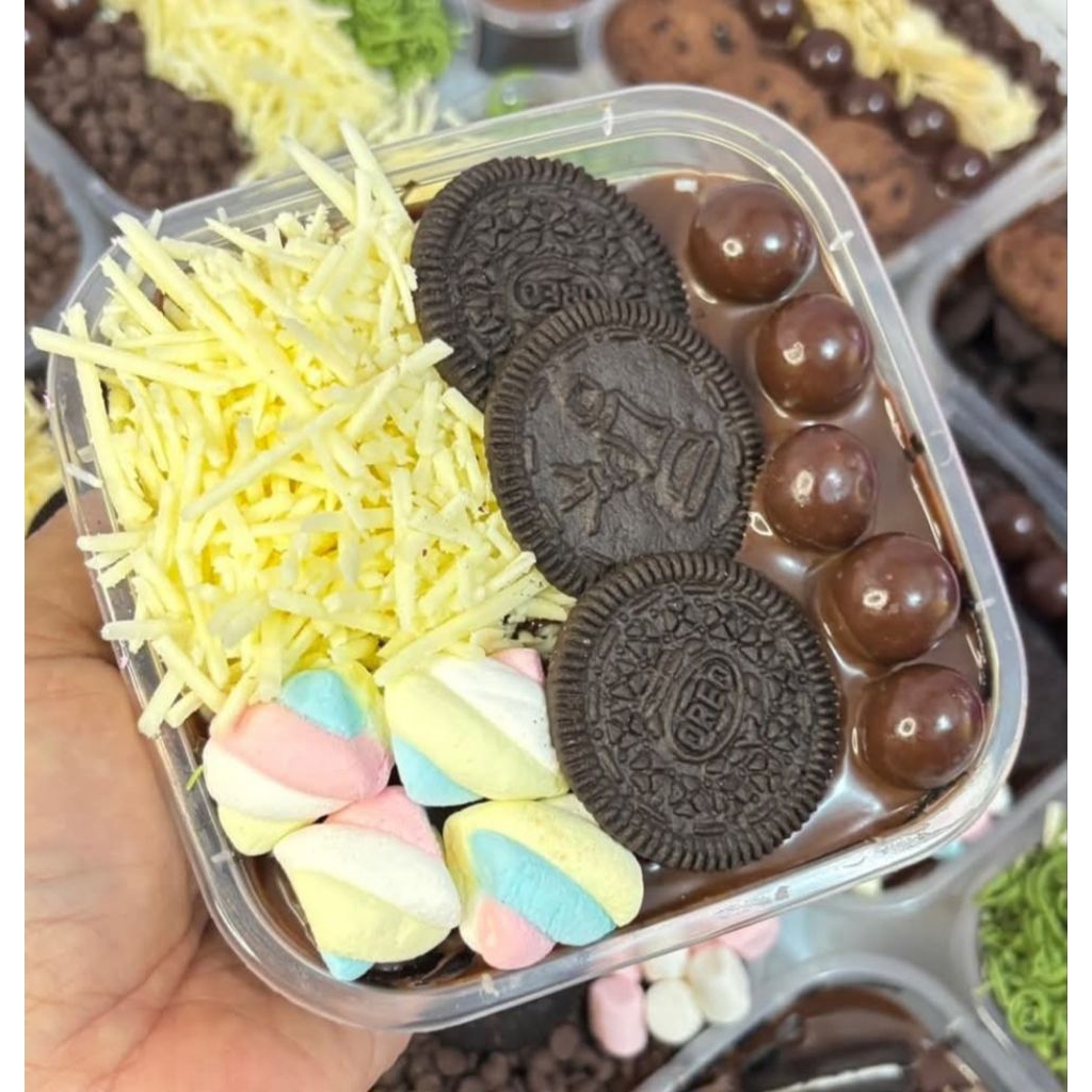 

Brownis Lumer Hampers Bronis Coklat Mix Topping