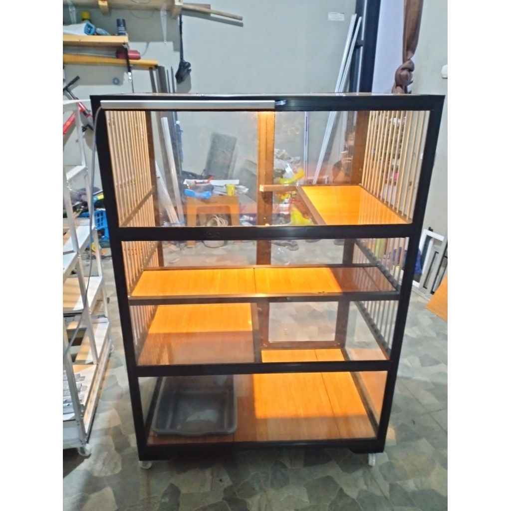 kandang kucing aluminium / catroom ( khusus Jawa barat dan Jabodetabek )