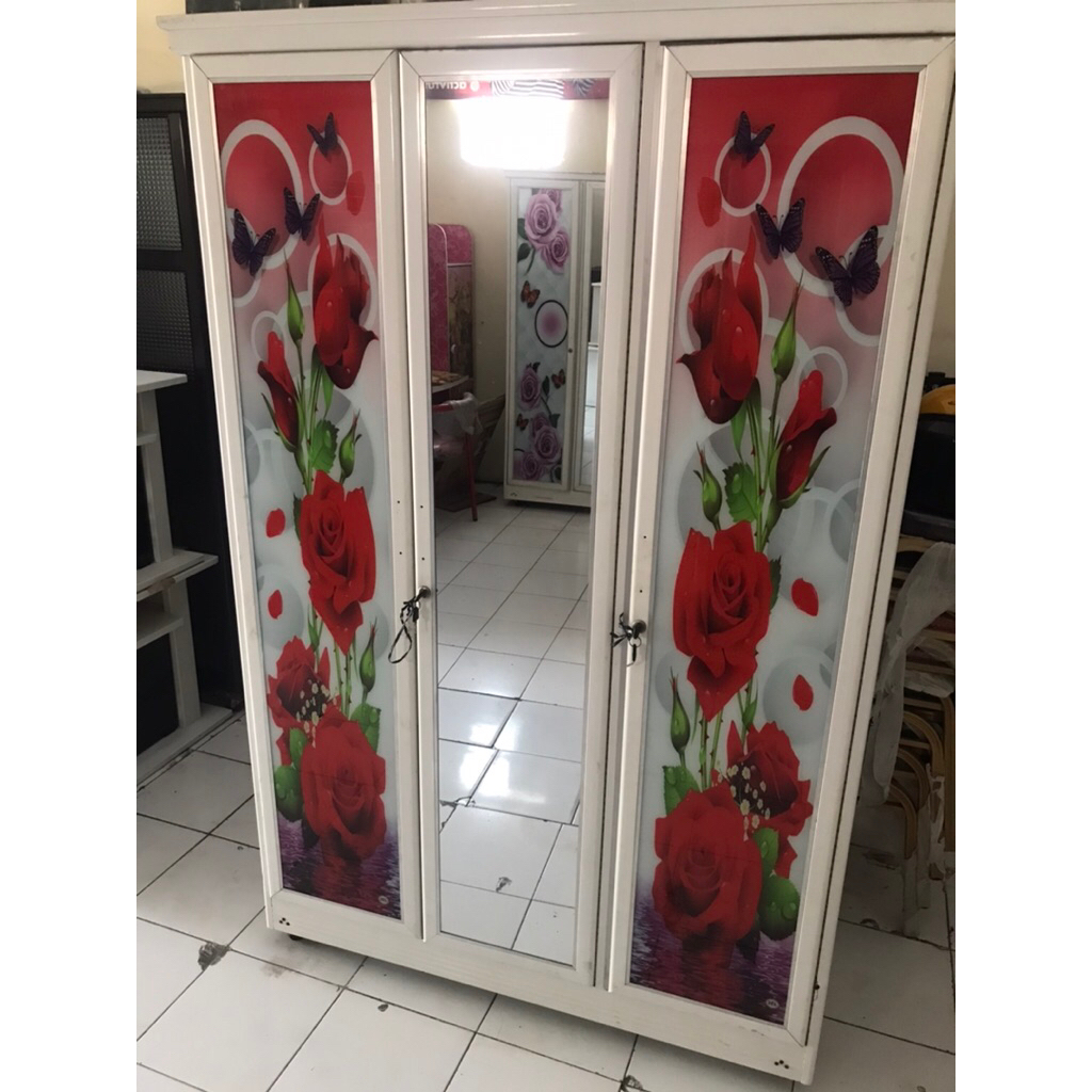Lemari Pakaian Kaca Aluminium 3 Pintu