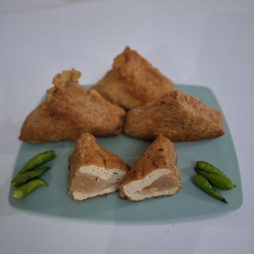 

Tahu Baso Daging Ayam isi 10pcs/tahu baso ayam gurih,kenyal,enak,nikmat