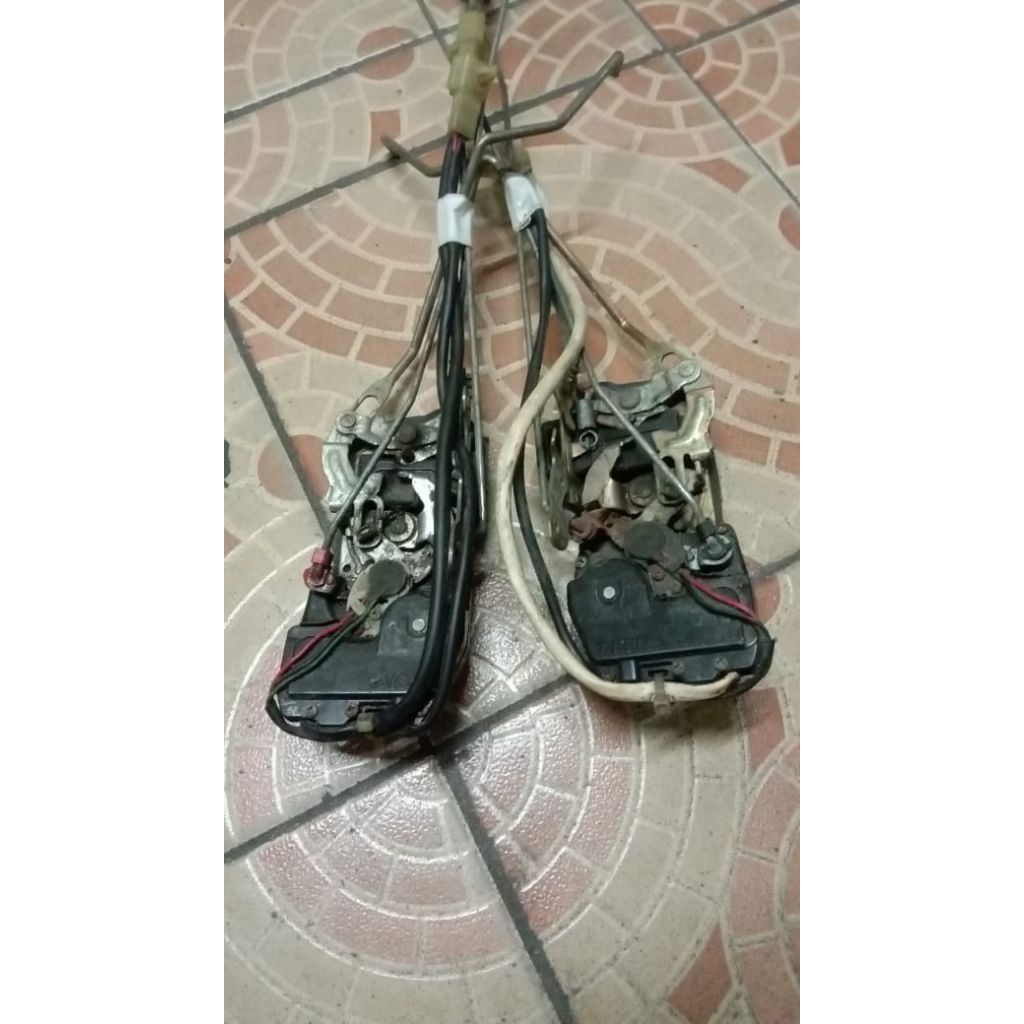 DOOR LOCK PINTU SUZUKI VITARA ESCUDO ORIGINAL